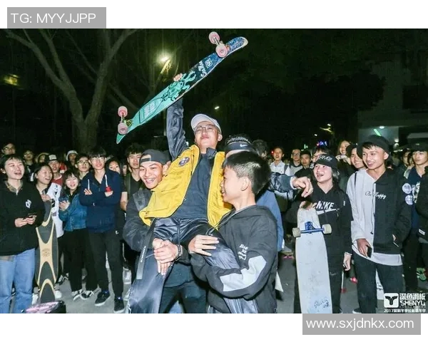 广州滑板队的团队协作与默契:滑板运动中的团结精神探讨 广州滑板队的团队协作与默契:滑板运动中的团结精神探讨