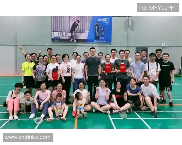 成都羽毛球队整体表现分析:压制与失误的双重影响探讨